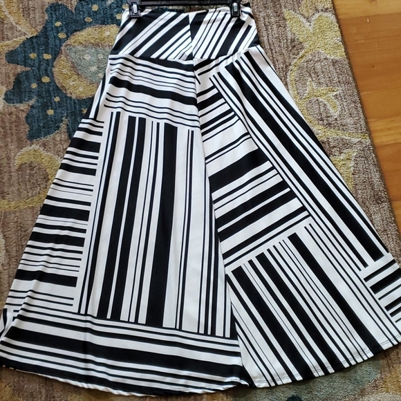 Skirt - Picture 1 of 1